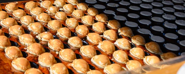 Hollandmarkt 2026: Frisch gebackenes rundes Kleingebäck